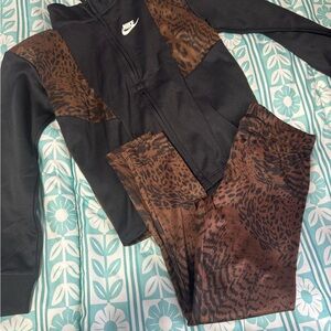 Nike Women's Black and Brown Joggers